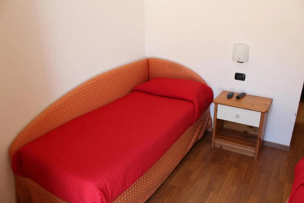 Single room with mountain view