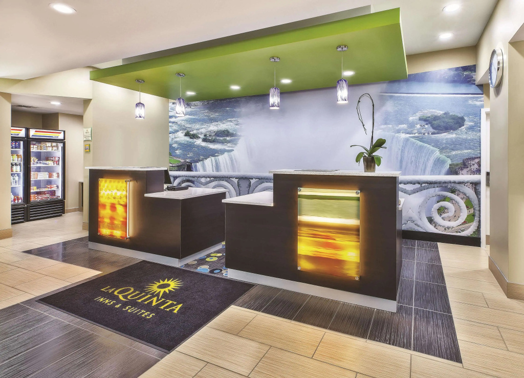 Lobby & Reception