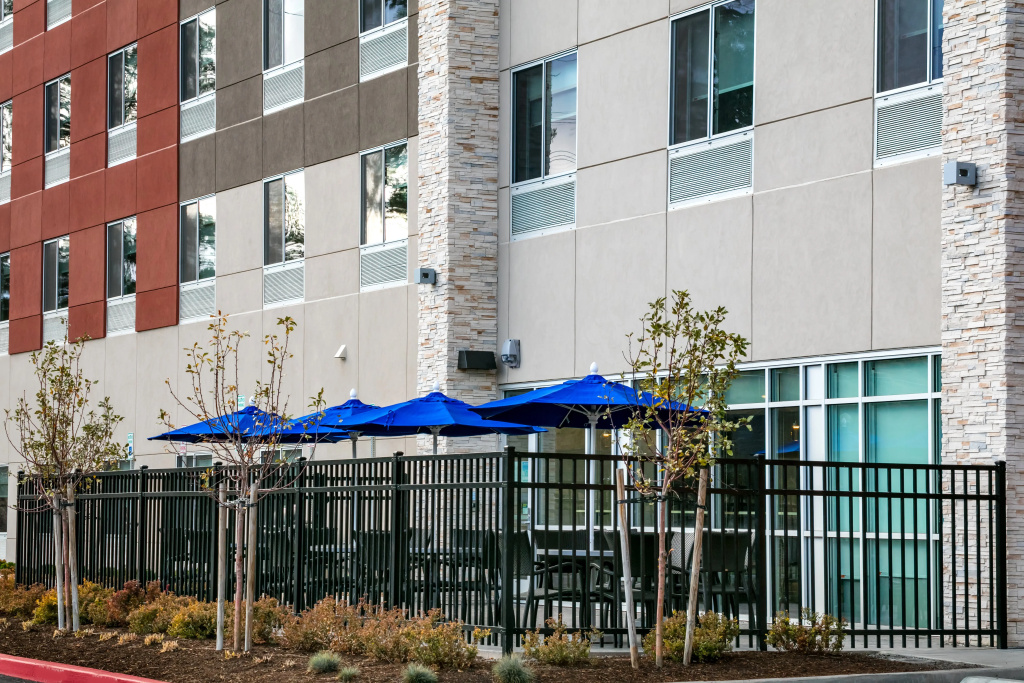Holiday Inn Express & Suites Bend South by IHG