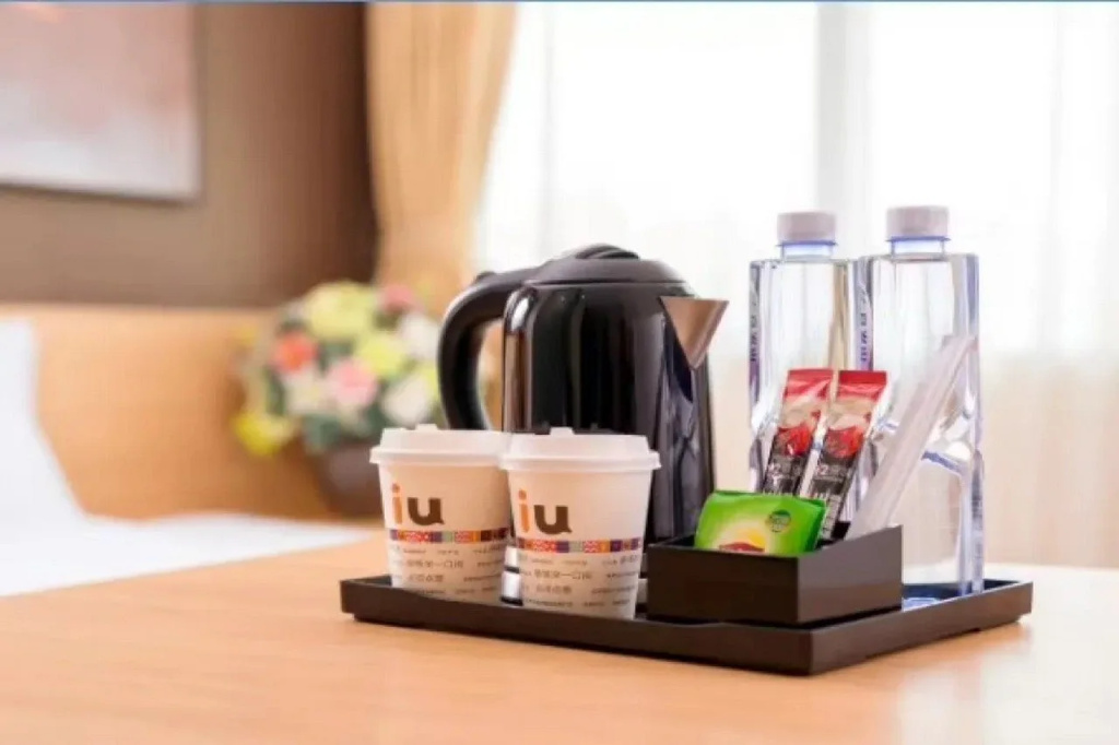 Food & Beverage