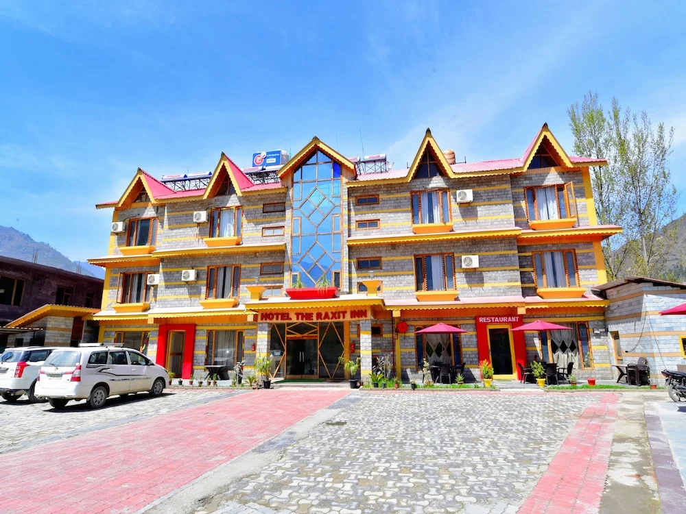 Oyo 36558 Hotel Raxit Inn