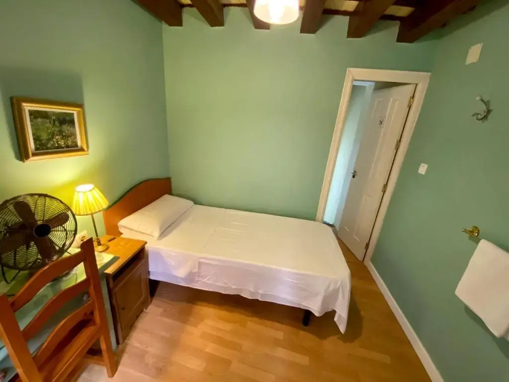 Economy room