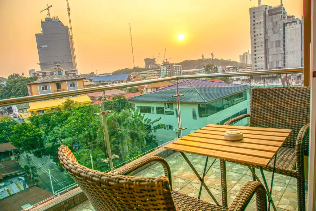 Superior room with city view