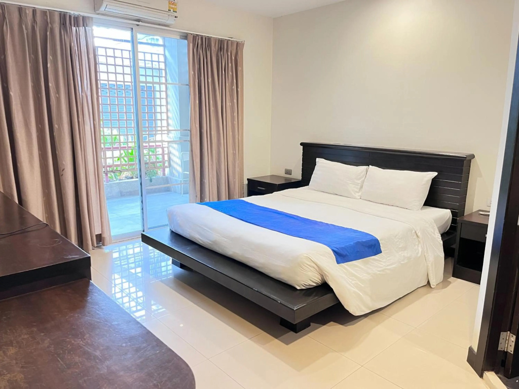 Отель Lub Sbuy Hostel в Пхукет (город)