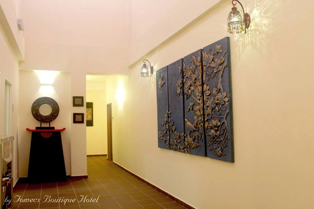 Lobby & Reception
