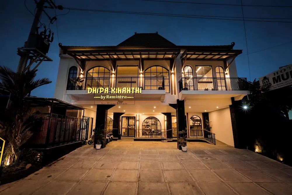 Dhipa Kinanthi Prawirotaman by Raminten