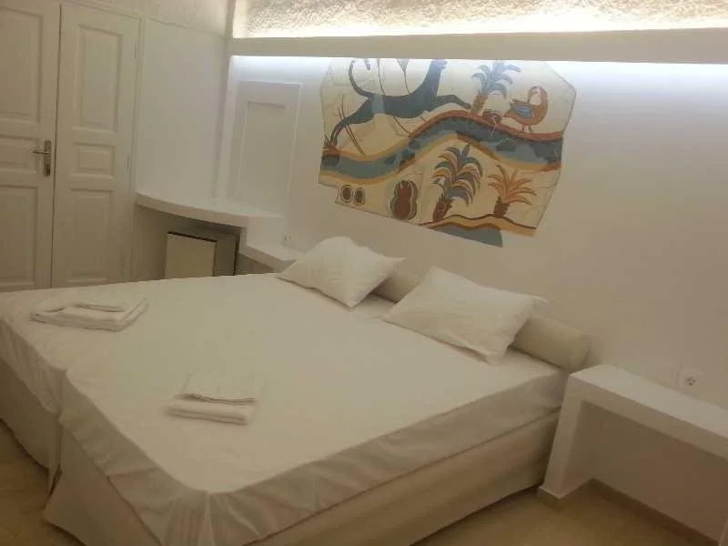 Angels In Fira Hotel