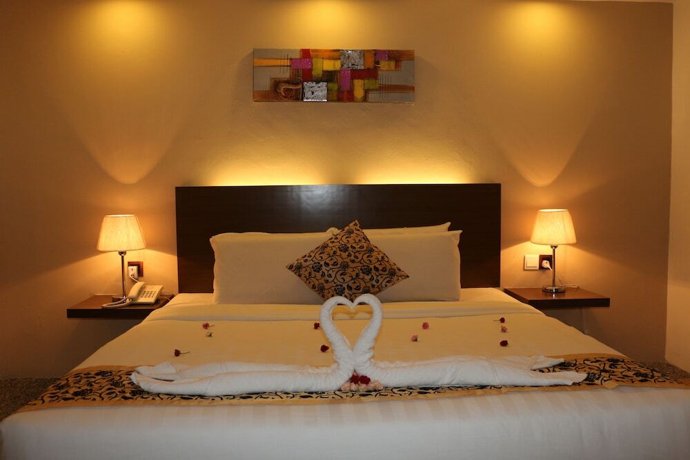 Eagle Bay Hotel