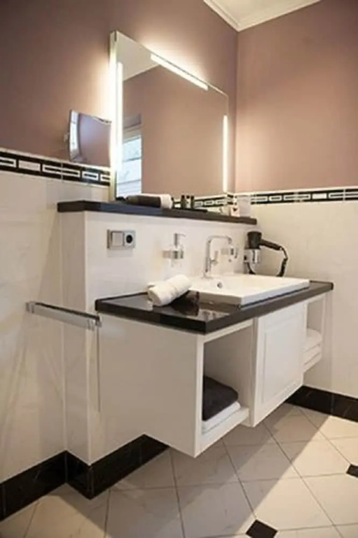 1 Bedroom Deluxe Double room with balcony (full double bed)