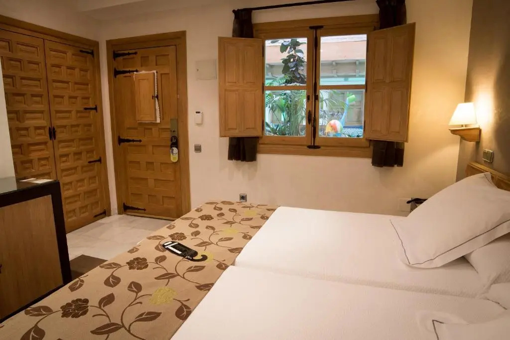 Double room (twin beds)