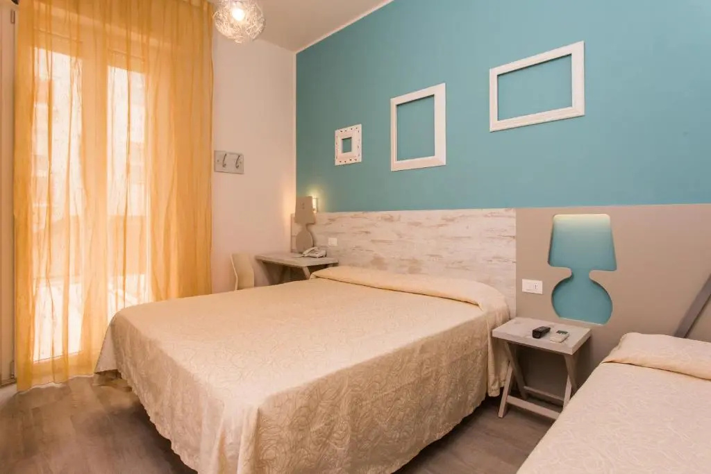 Deluxe Double room (full double bed)
