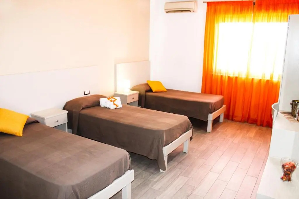 Standard Triple room