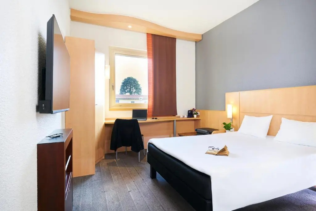 Premium Double room (full double bed)