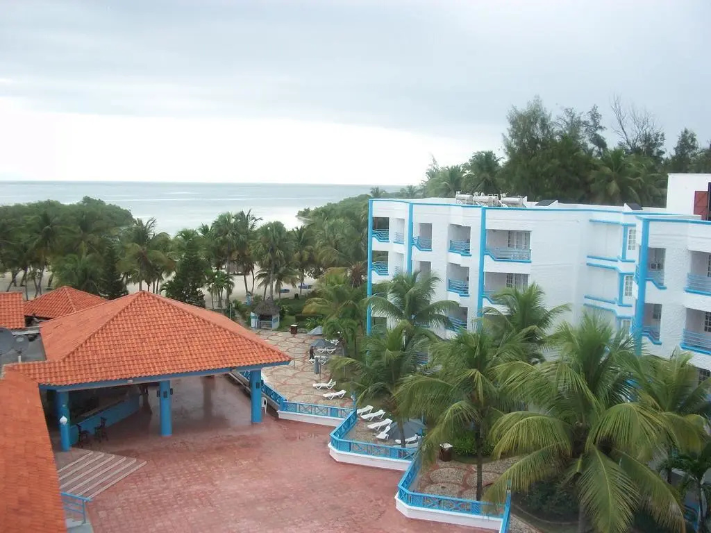 Costa Larimar