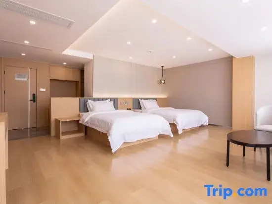 Standard Double room with courtyard view (full double bed)