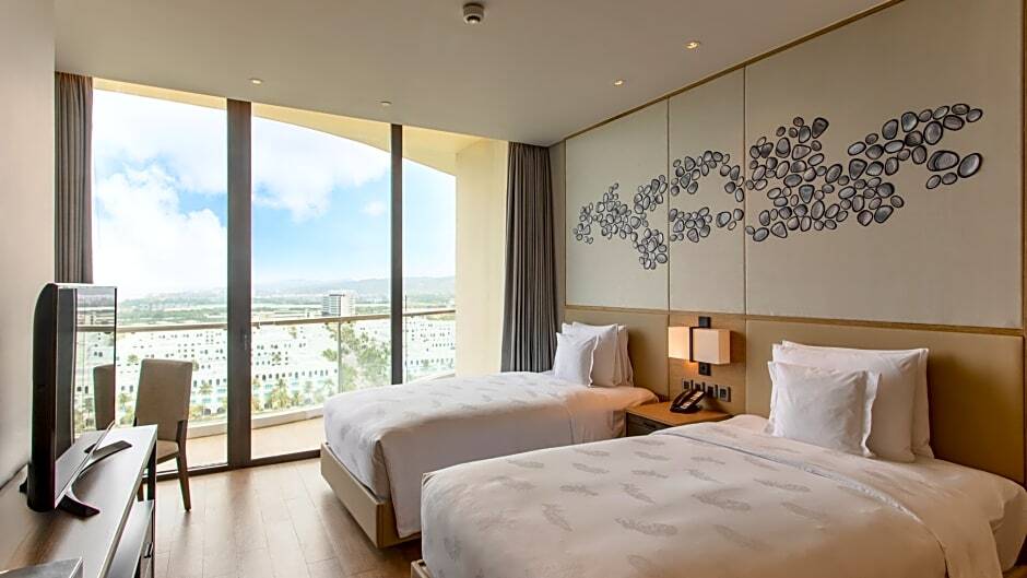 Intercontinental Phu Quoc Long Beach Resort