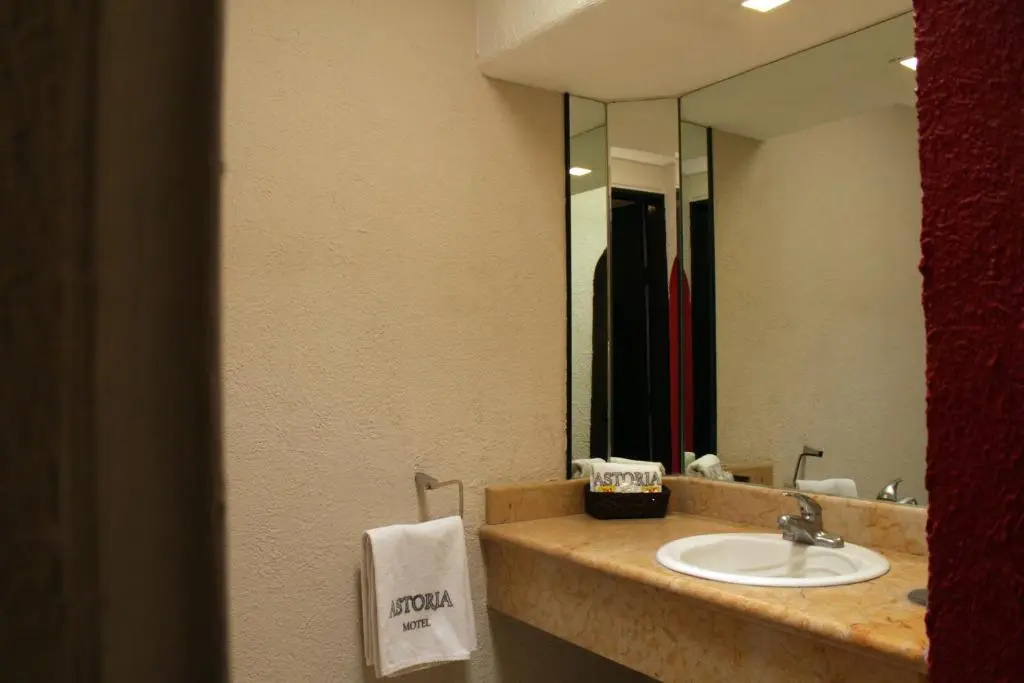 Deluxe Double room (full double bed)