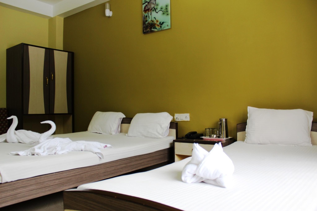 Standard Triple room