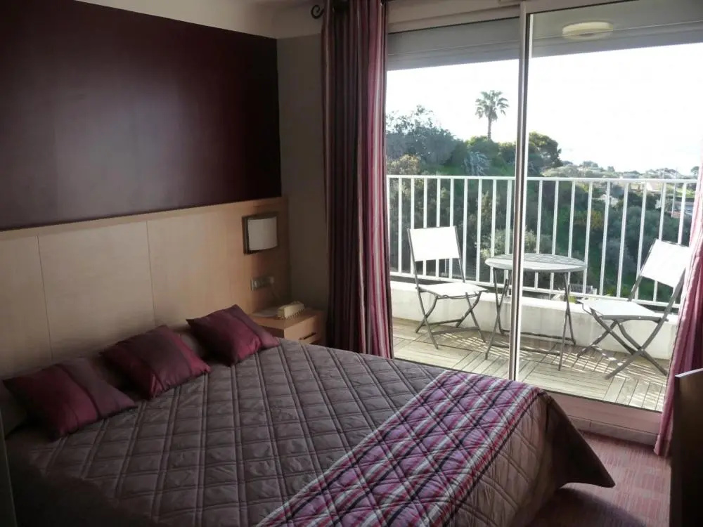 Standard Double room (full double bed)