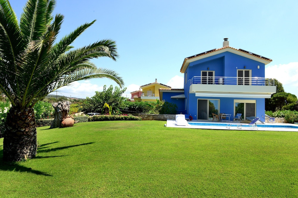 Dimitras Villas 3 *