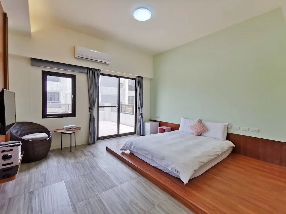 Standard Double room with balcony (full double bed)