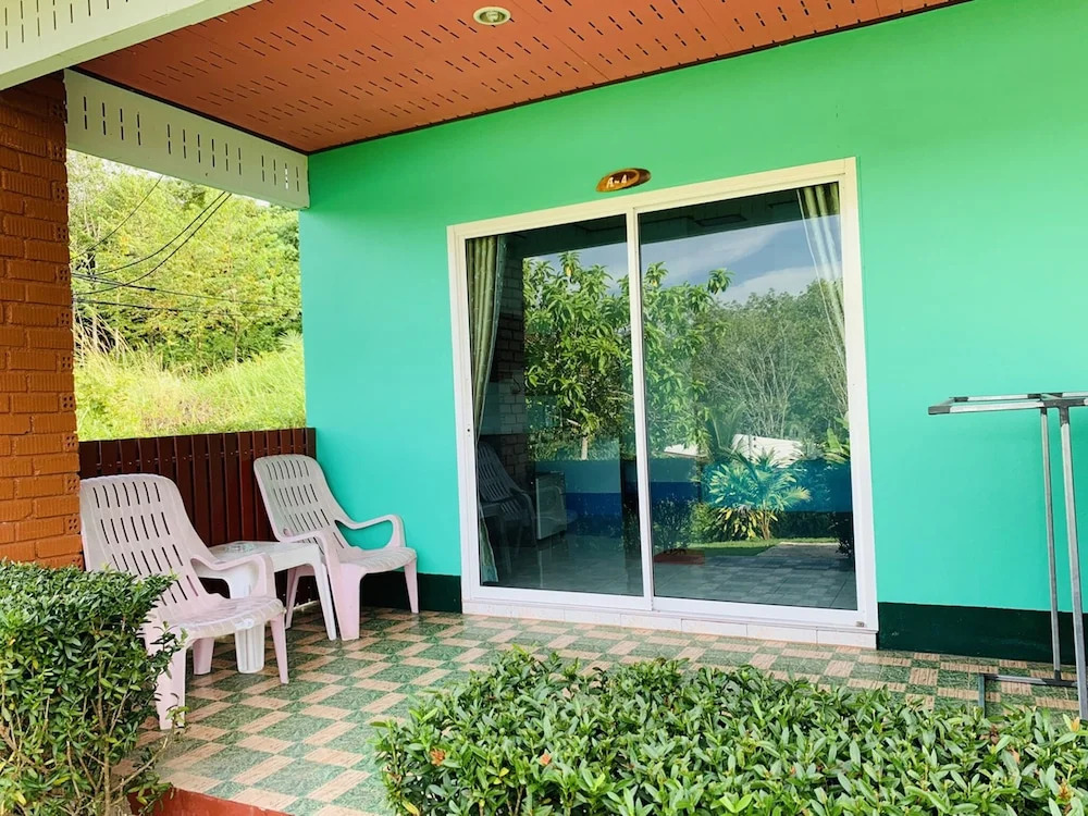 Бунгало Deluxe в Anyaman Lanta House
