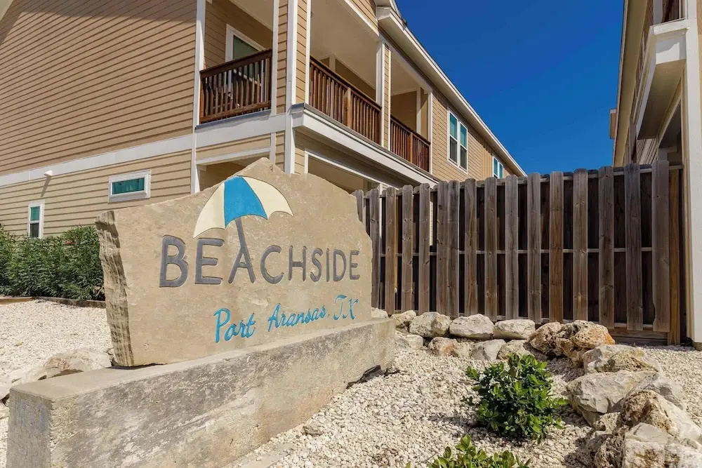 Fun 4 Bedroom Resort Pool Sleeps 12