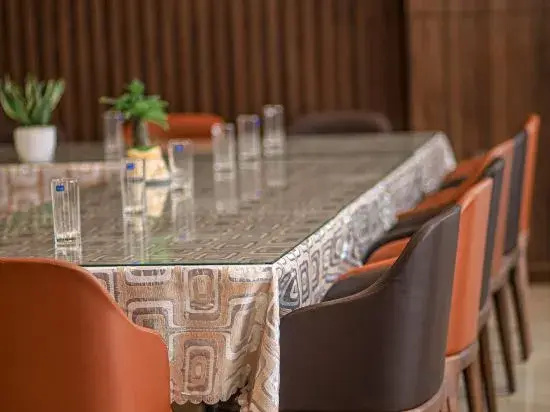 Food & Beverage