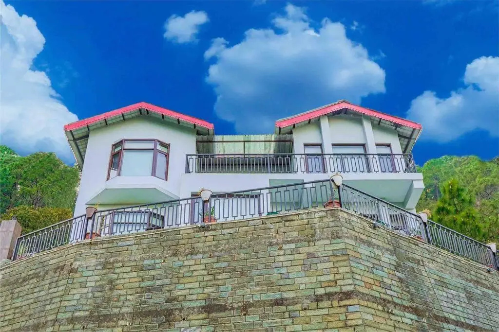 Kia Kasauli Chalet 3 BHK by Dumnu Homes