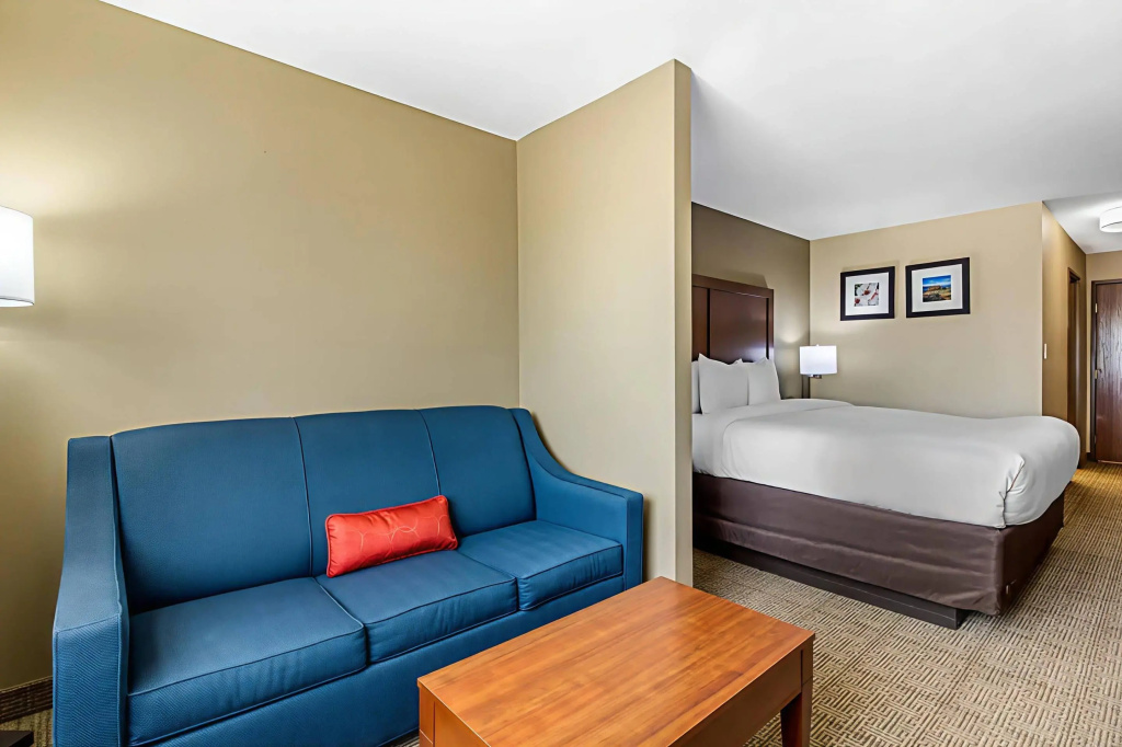 Double Suite (full double bed)