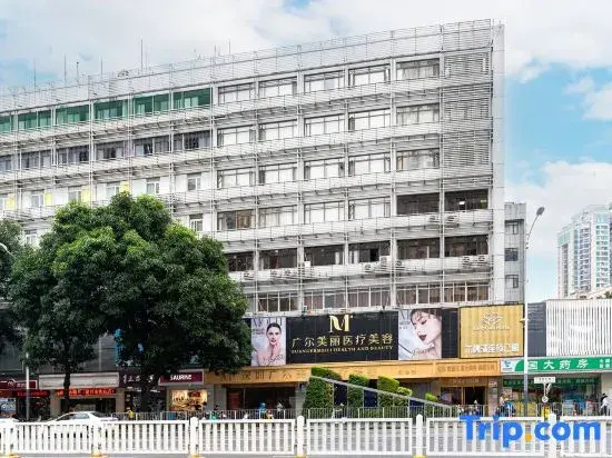 Kapok Bay Chain Apartment (Luohu Port Hubei Metro Station Branch)