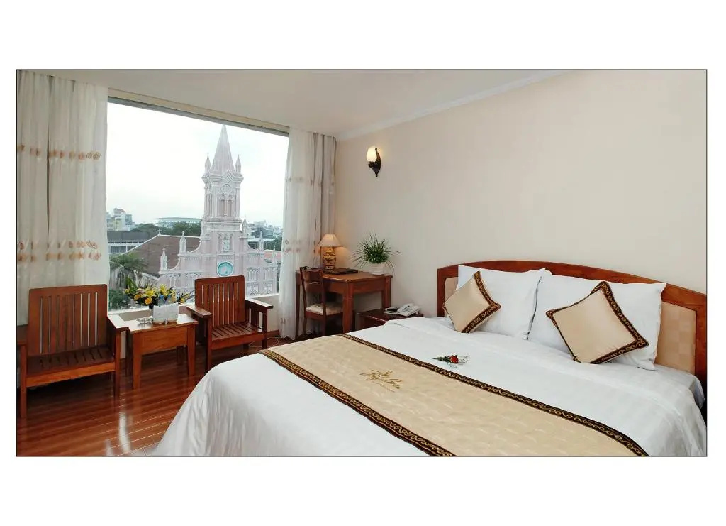 Deluxe Double room (full double bed)