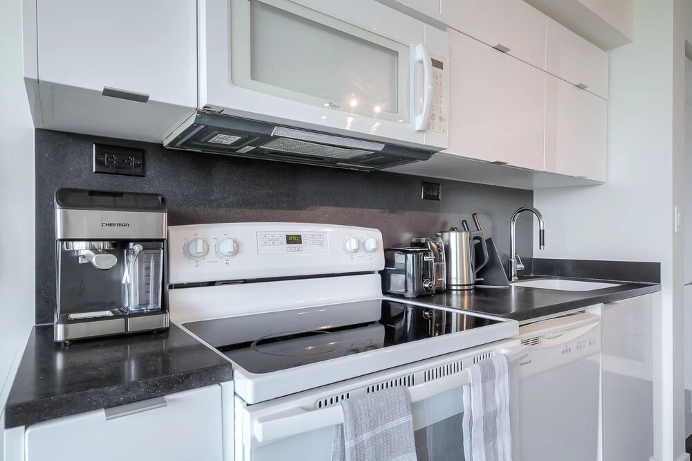 Waterfront Luxury Suites - фото 16