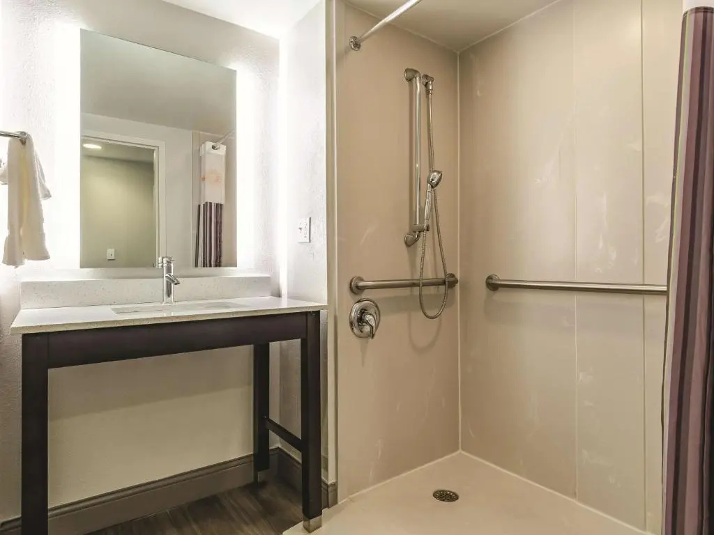 La Quinta Inn & Suites by Wyndham Warwick Providence Airport - Chambres