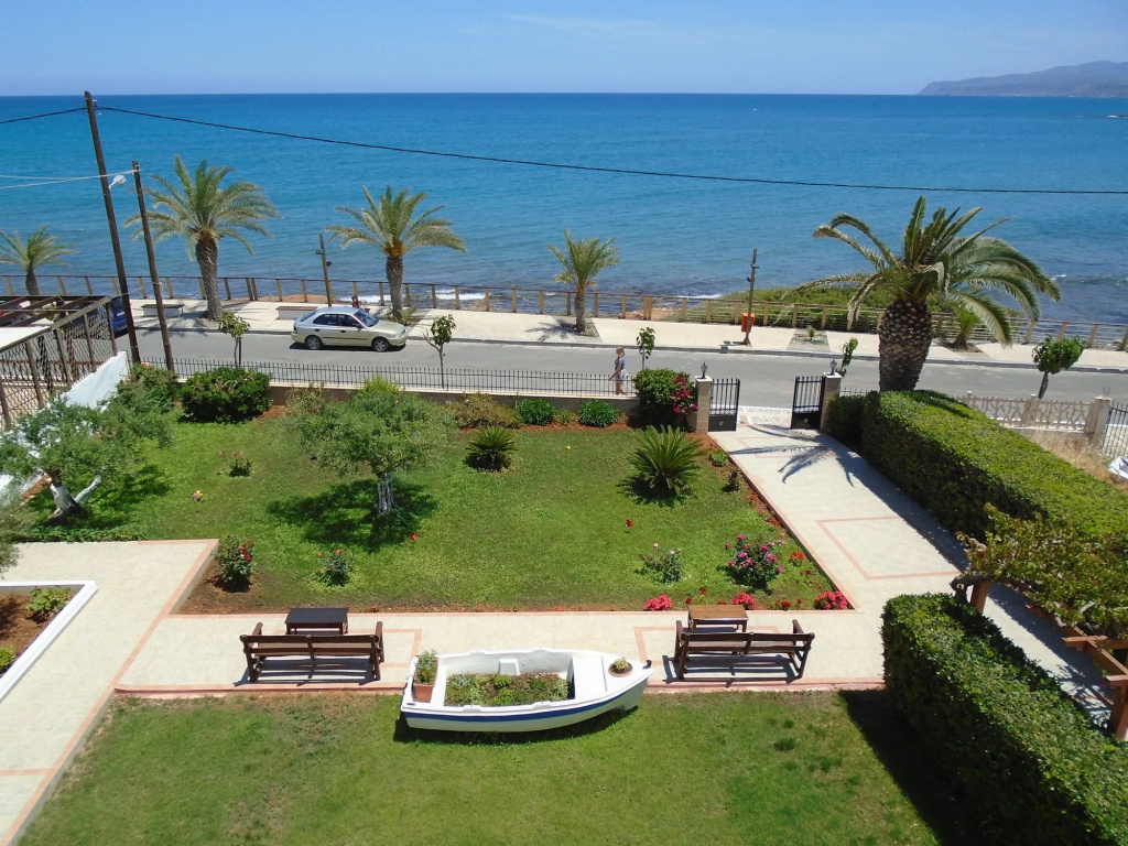Beach & Waterfront
