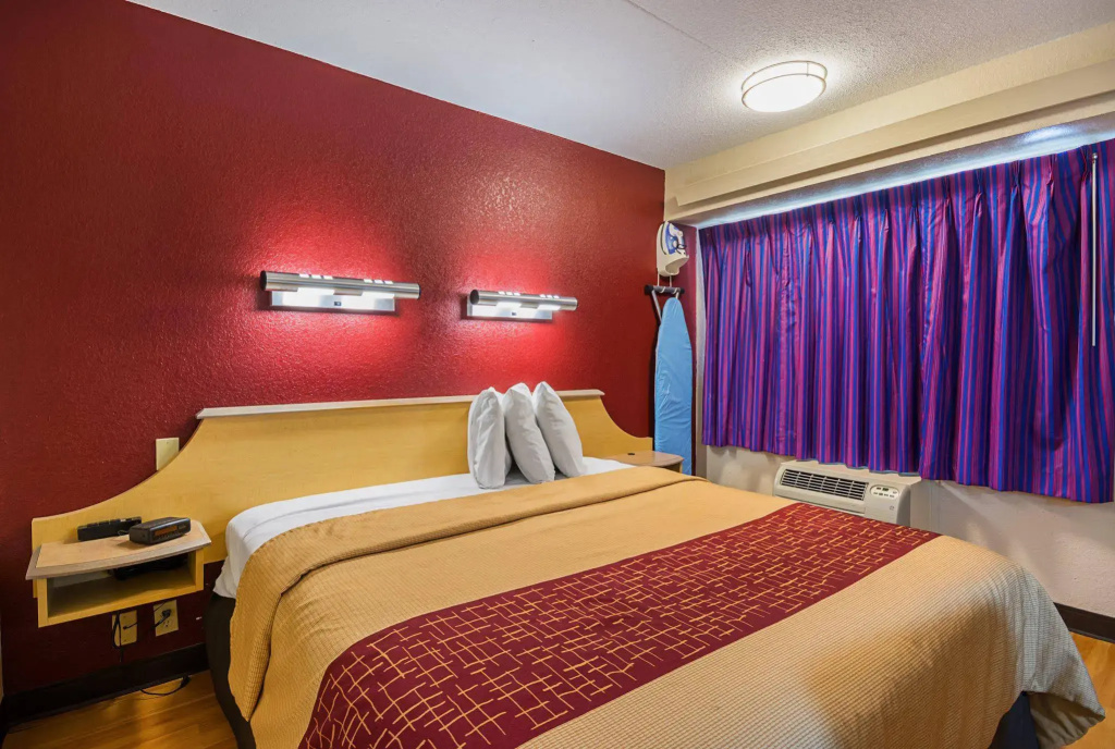 Red Roof Inn Dallas - DFW Airport North photo 5