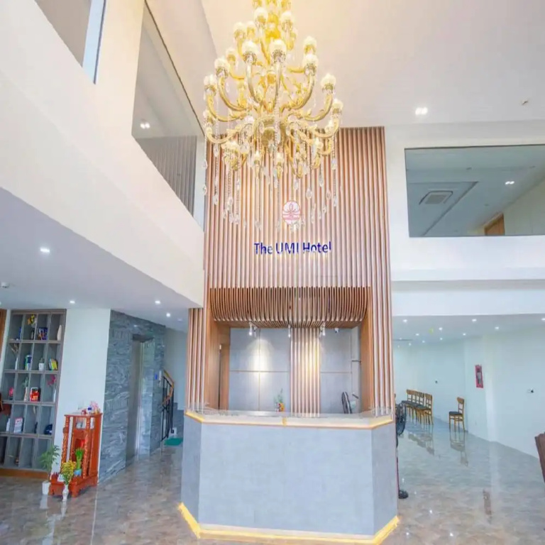Lobby & Reception