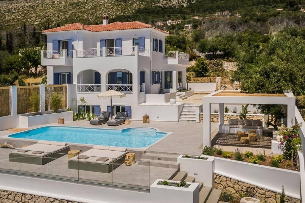 3 Bedrooms Villa