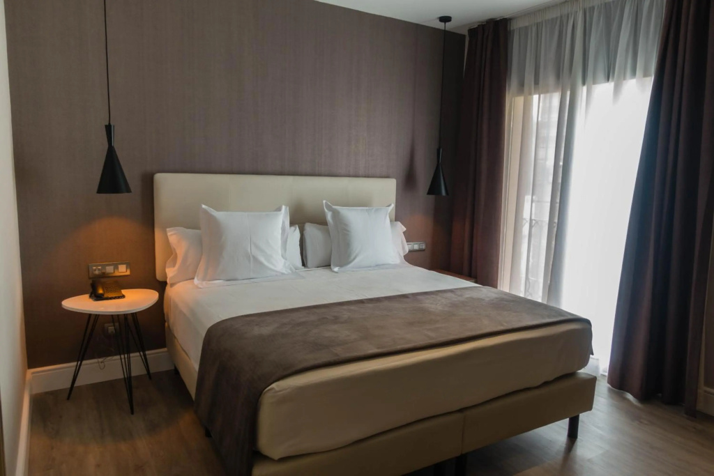 Hotel Oasis — 4
