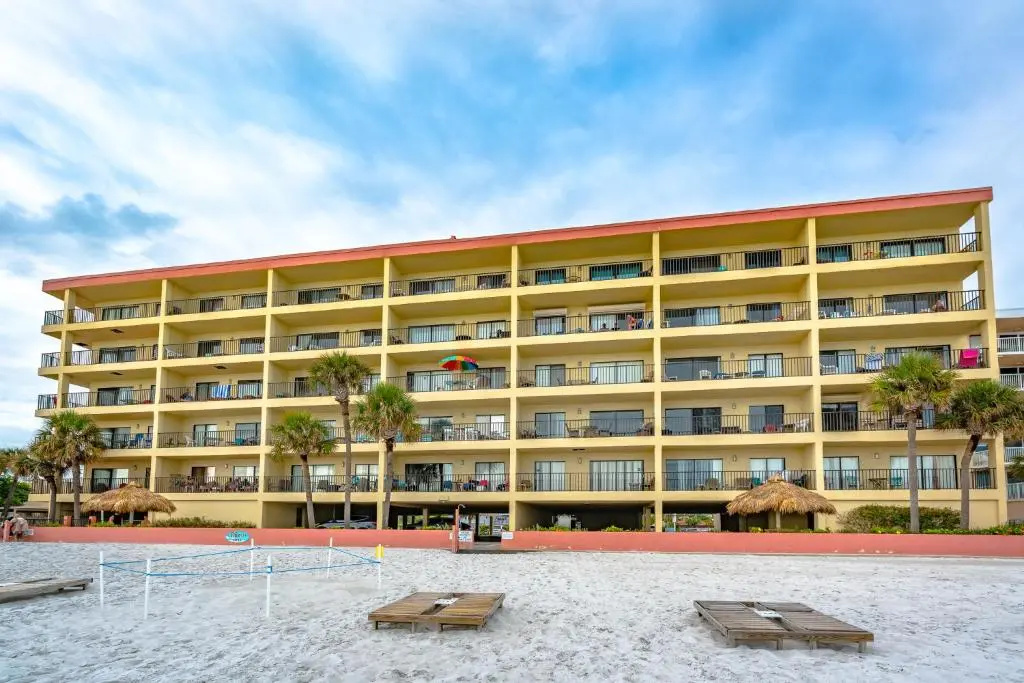 Las Brisas 404 by Distinctive Beach Rentals
