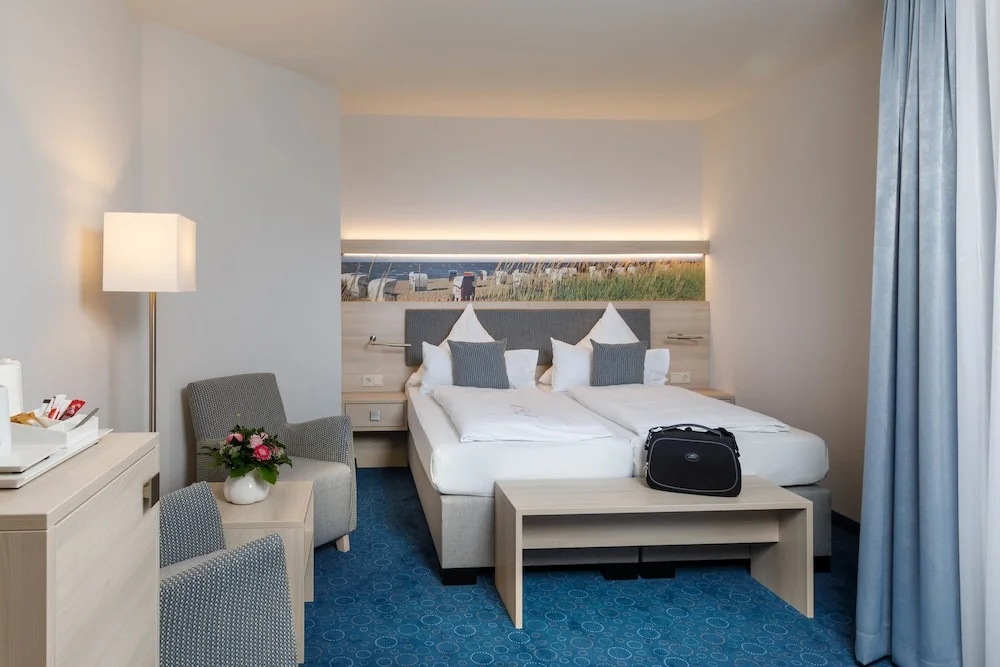 Standard Double room with balcony (full double bed)