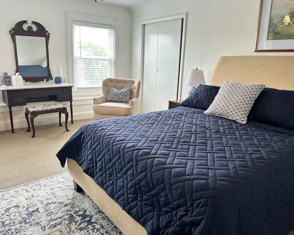 Double Suite (full double bed)