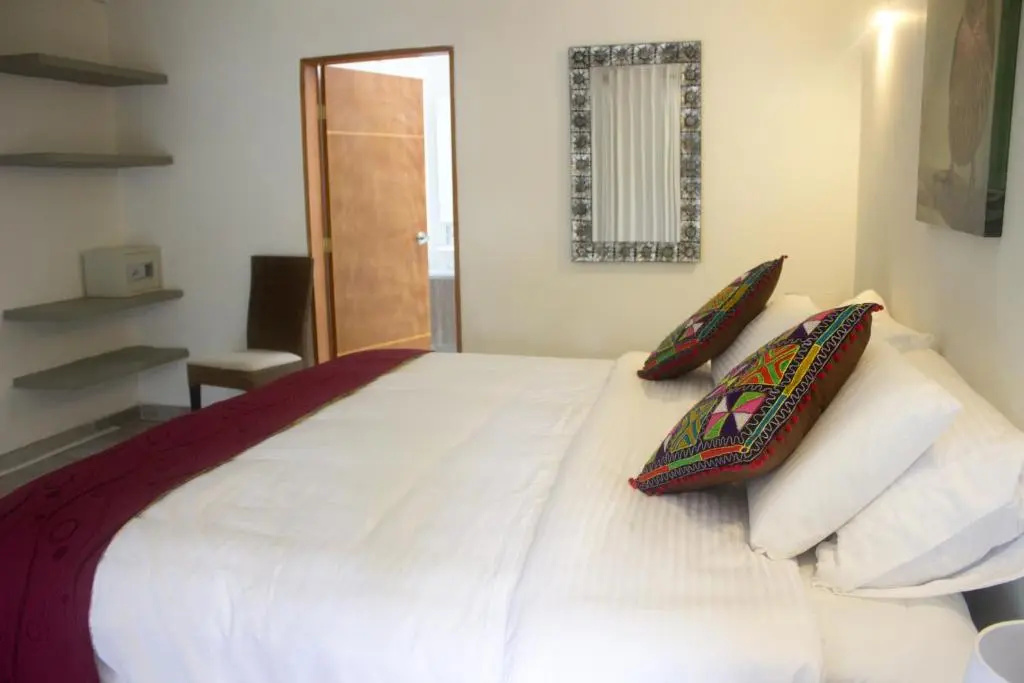 Deluxe Double room (full double bed)