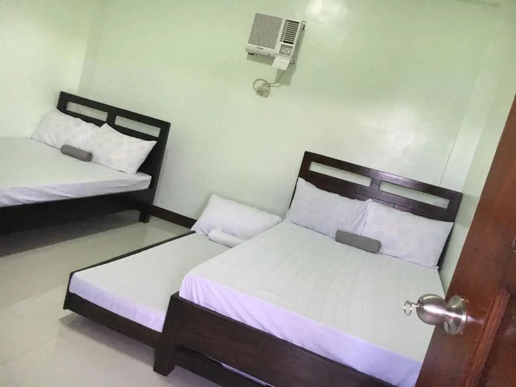 Standard Double room with balcony (full double bed)