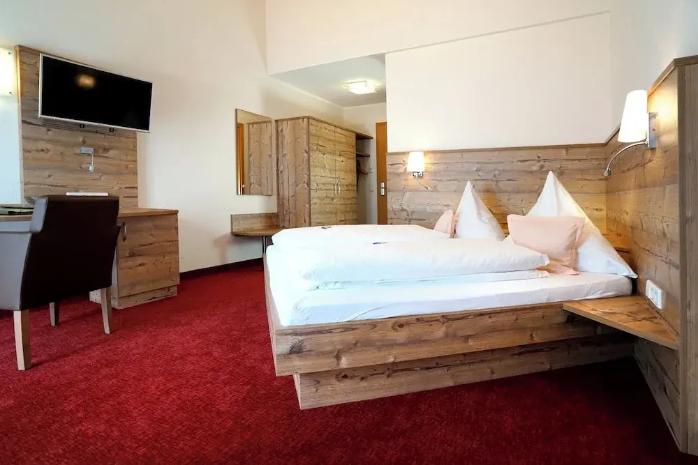 Standard Double room (full double bed)