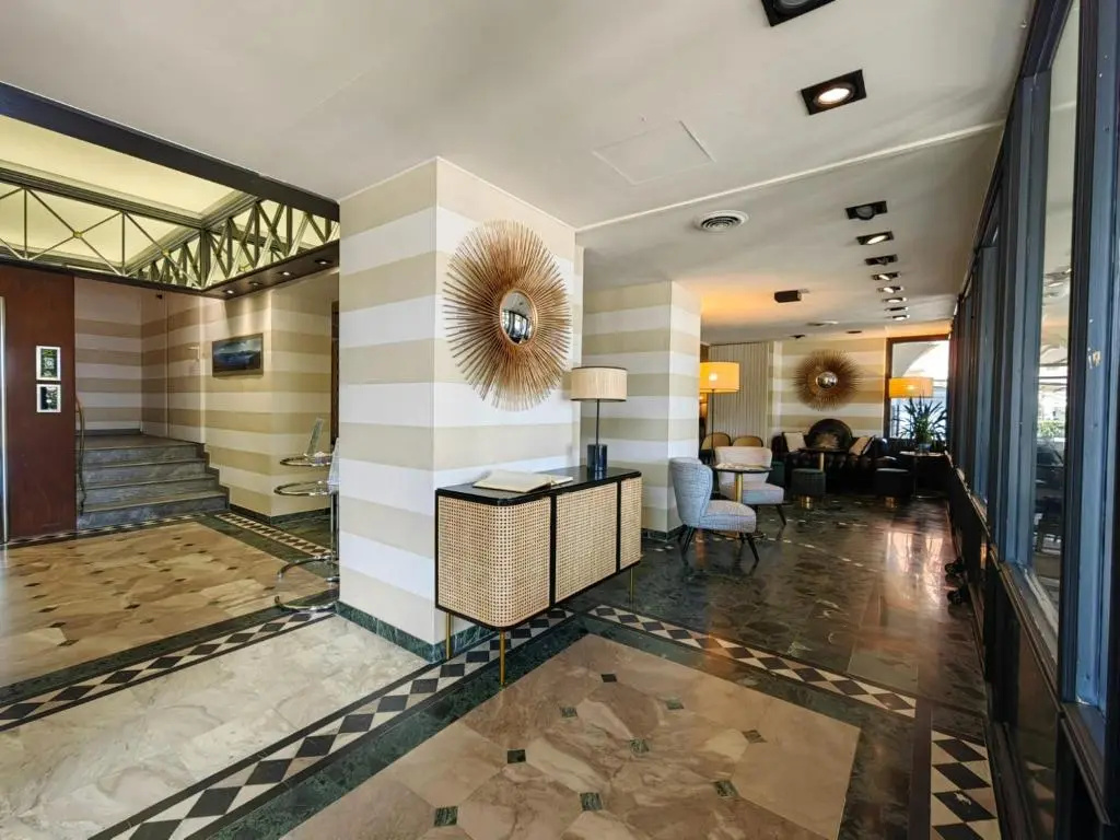 Hotel photo 12