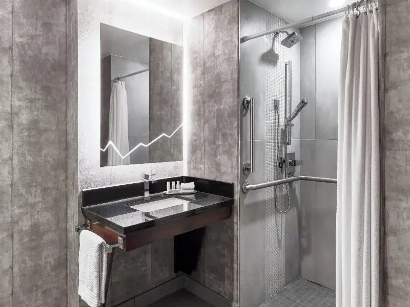 Standard Quadruple Club room with city view