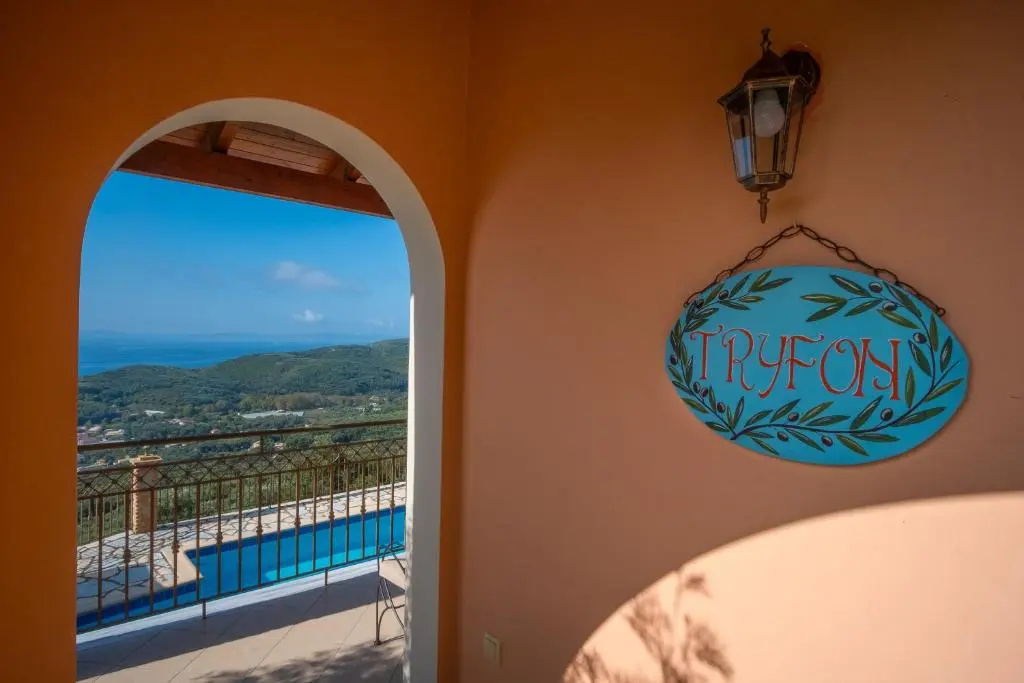 3 Bedrooms Villa