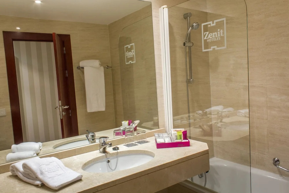 Hotel Zenit Malaga - Chambres