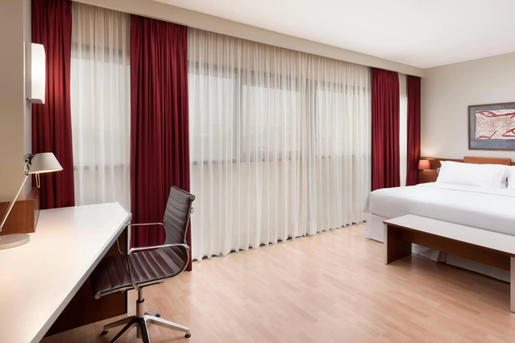 Renaissance Barcelona Hotel - фото 38